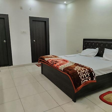 Hotel Dev International Khalilabad Εξωτερικό φωτογραφία