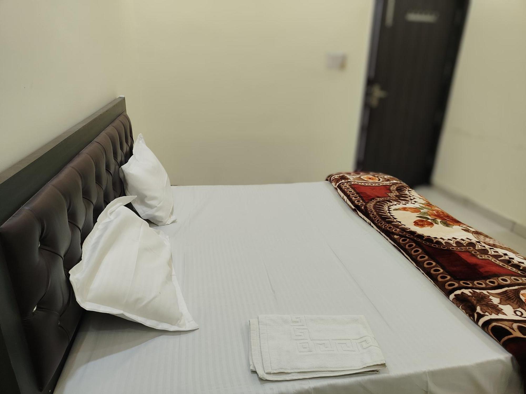 Hotel Dev International Khalilabad Εξωτερικό φωτογραφία